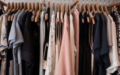 Så bygger du en tidlös garderob som kvinna genom capsule wardrobe